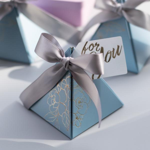 High Quality Holiday Party Candy Box Creative Gift Box Exquisite Triangle Packaging Box