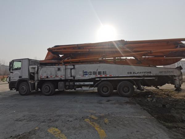 Structure Cylinder Type Zoomlion 52m Used Heavy Equipment Concrete Pump Productivity/h