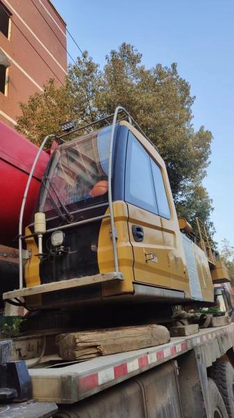 Cran de camion d'occasion de 80 tonnes équipement mobile Cran à cinq bras Jib Jaune Cran rouge équipement