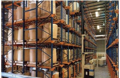 Sistemas de armazenamento de racks de paletes para armazenamento a frio