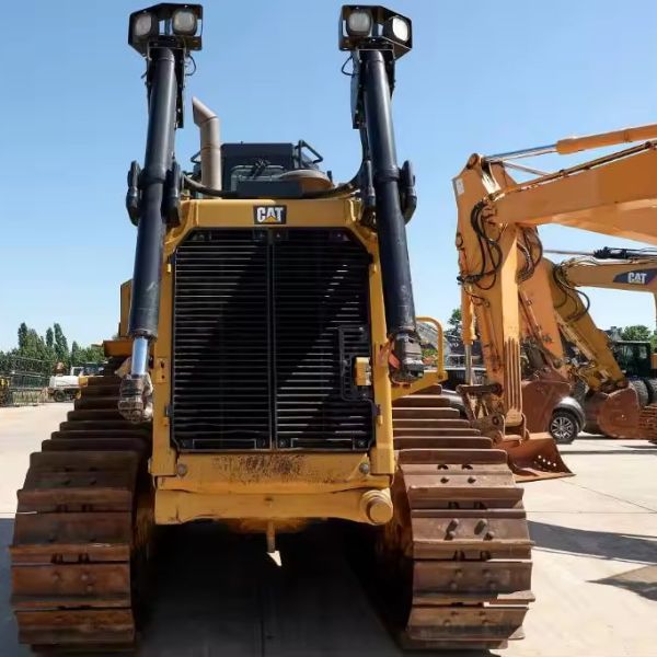 Used CAT D8R Crawler Bulldozer with Nabtesco Hydraulic Cylinder in Good Condition