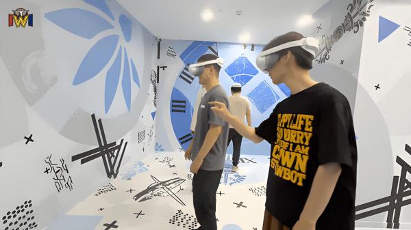 Jeu spatial XR en arène VR avec effets immersifs et gameplay interactif