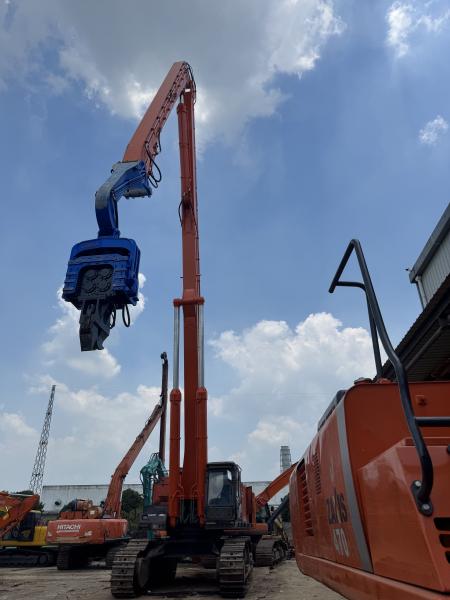 HITACHI ZAXIS 890LCH with VIBRA pile driver for Heavy Construction Projects