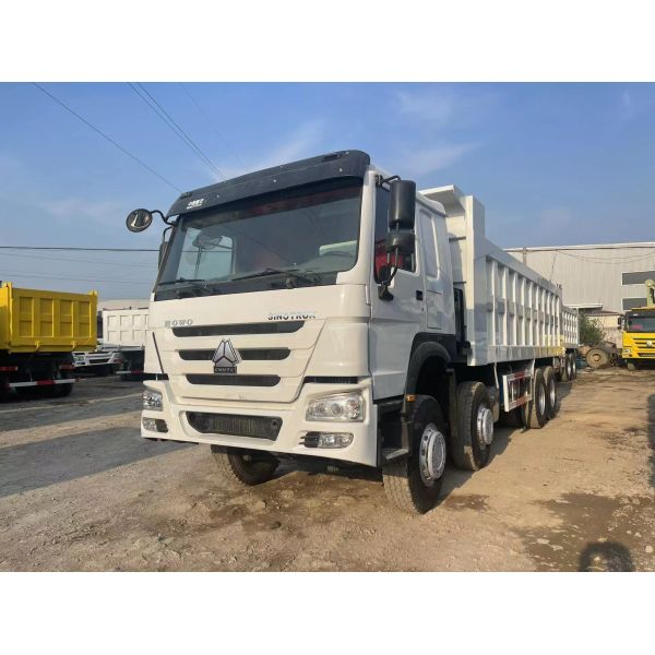 Powerful Diesel Engine Heavy Duty Tipper 8x4 for Heavy Load Transportation 18-23 Cubic Yards