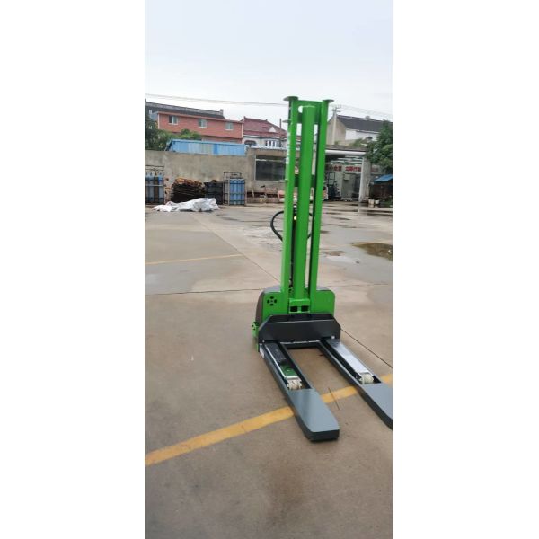300.000kg Package Gross Weight Self Lifting Stacker Semi Electric and Full Electric