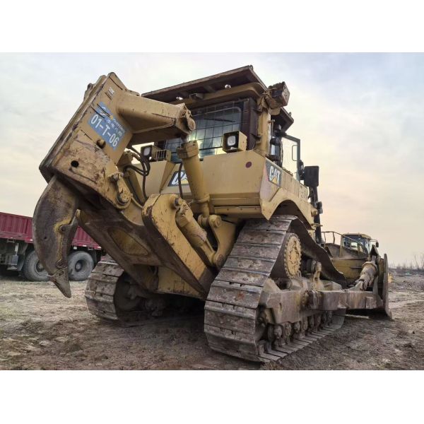 2012 ANNÉE Couleur originale Bulldozer à rouleaux utilisés Caterpillar D8T avec déchirure hydraulique