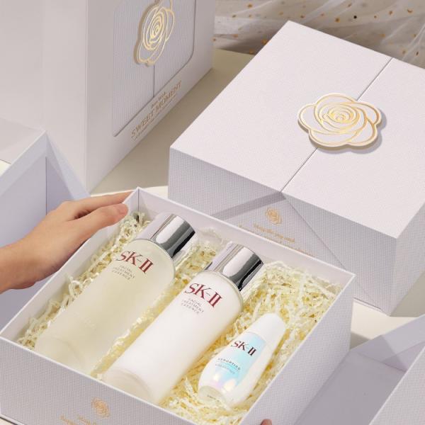 Luxury Skincare Gift Box Set Premium White Rose Gold Packaging Magnetic Closure