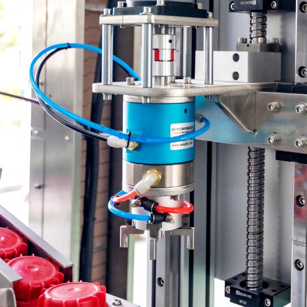 Touchscreen Bottle Screw Automatic Capping Machine For Plastic Bucket Lid OEM
