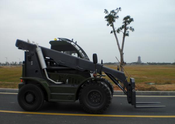 Rear Wheel Steering Telescopic Reach Forklift , Hydraulic Brake Boom Lift Truck Rental