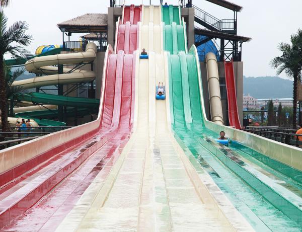 Corrediças de água feitas sob encomenda do arco-íris de Waterpark para o jogo da água da família