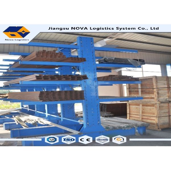 O armazenamento exterior do modilhão submete o conjunto flexível para a madeira serrada/tapete Rolls