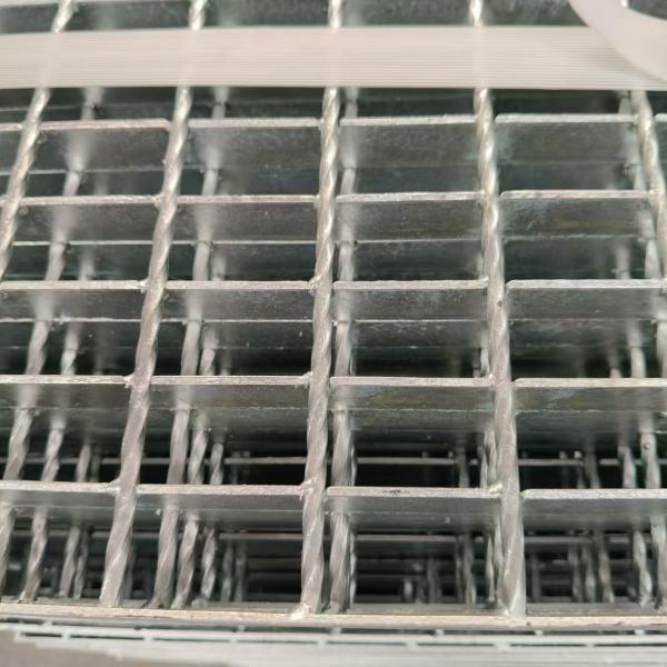 Advanced Galvanized Steel Grating Solutions for Platform and Walkway Safety