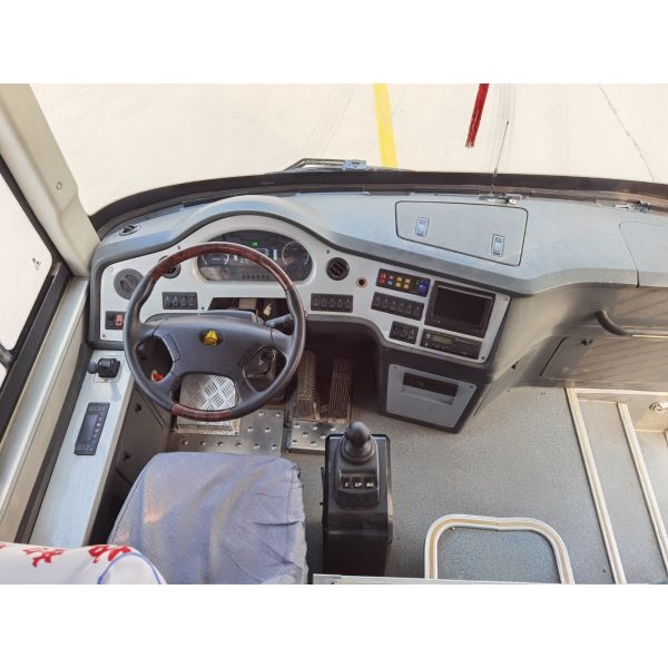 102 км/ч Подержанный Sinotruck HOWO 6117 Городской автобус с дизельным двигателем 280 л.с. и 46 местами