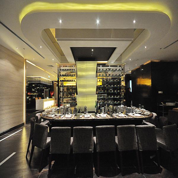 Gas Teppanyaki Grill Table 8000W with Auto Shut-Off Safety Valve