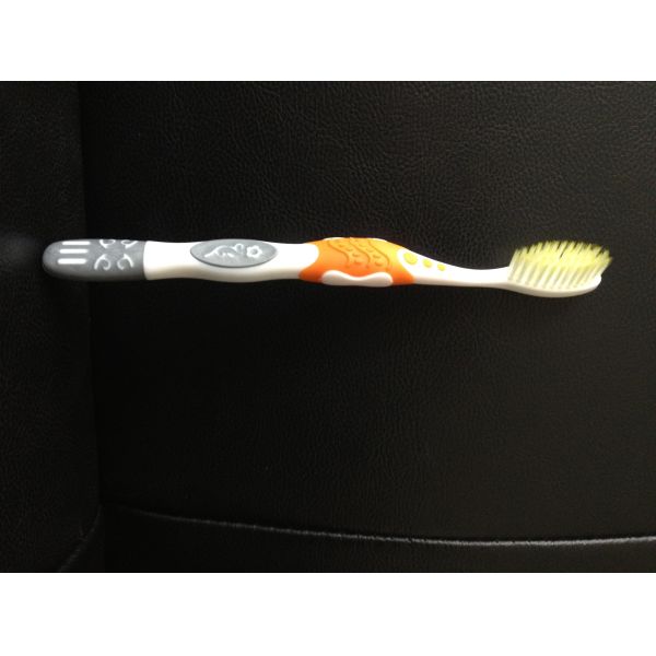 As escovas de dentes as mais macias adultas feitas sob encomenda com pescoço