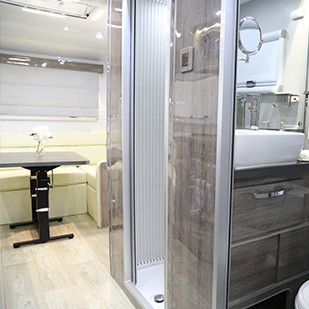 Hard Top Campsite Caravan Ride Dirt Camper Van Dirt Caravan Adventure Travel Large Caravan Ride