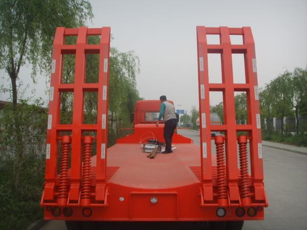 Customized Low Loader Heavy Duty Trailers , Lowbed Semi Trailer With Landing Gear