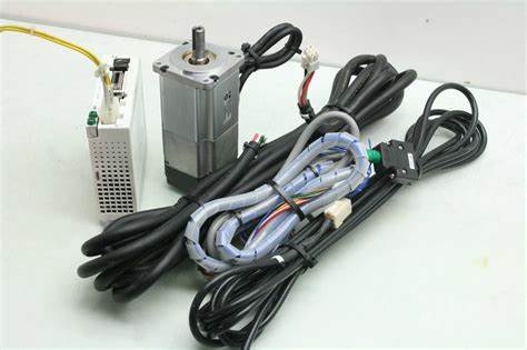 МОТОР СЕРВОПРИВОДА МСМ042А1Б ПАНАСОНИК промышленный ОСВОБОЖДАЕТ УСКОРЕННОЕ ГРУЗЯ МСМ042А1Б