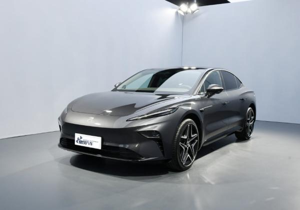 New Energy Rising Automotive F7 Model Electric Powered Car Vehicle Ev Sedan 10.5h Charging