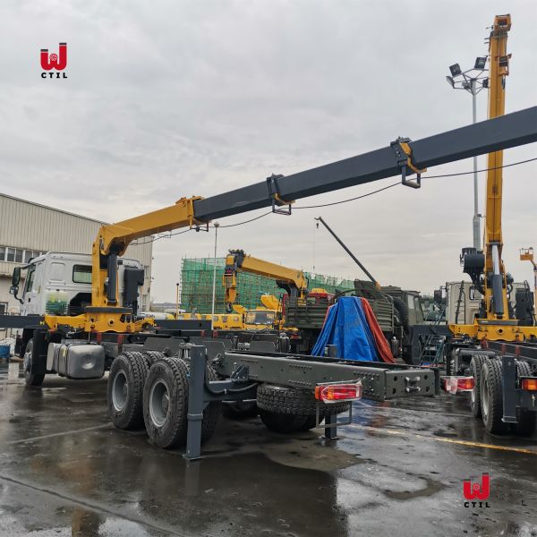 Тележка крана 380HP SHACMAN 6X4 установленная тележкой с краном