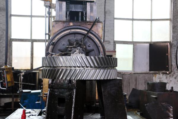 AISI 4340 Steel Cylindrical Gear Type Herringbone Gears Gear Milling