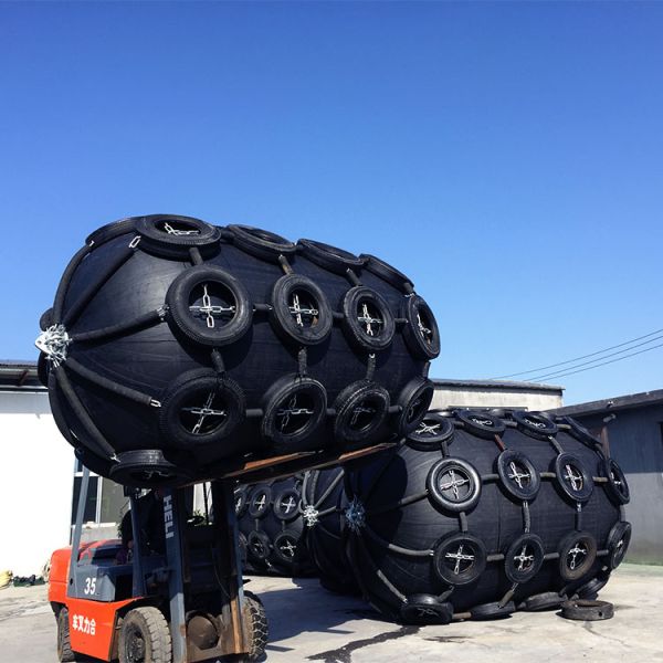 50KPA/80KPA Marine Rubber Fender ISO Yokohama Fenders