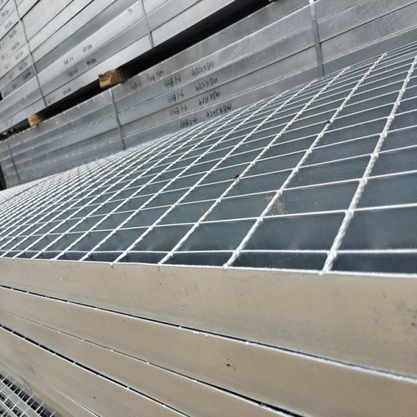 32x5mm Heavy Duty Welded Steel Grating Industrial Metal Plug Walkways Floor Walk