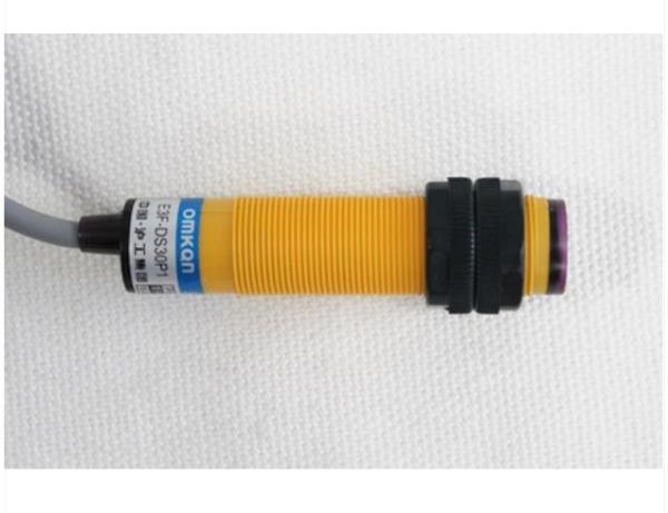 E3F-DS30Y2 diffuse photoelectric switch sensor AC adjustable wire NC,