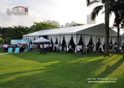 Barracas luxuosas exteriores do casamento