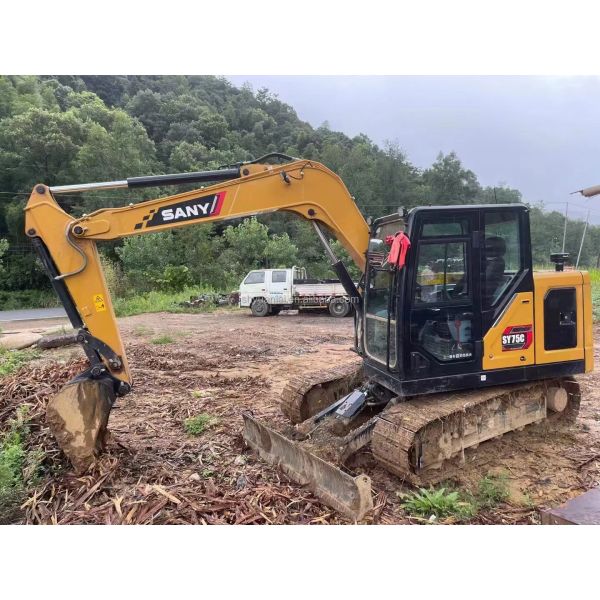 Excavateur Sany SY75 à faible rendement avec soupape hydraulique d'origine et 0-2000 heures de travail