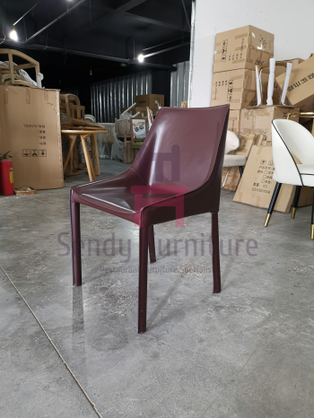 Upholstered Tanned Leather Saddle Leather Chair Hotel Usage With Mini Armrest