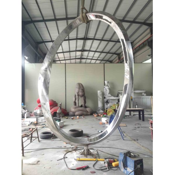 Yard Decorative Outdoor Metal Sculpture , Welding Metal Garden Sculptures