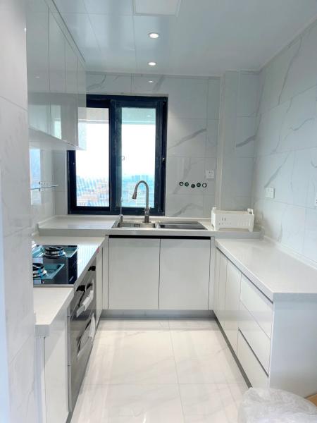 Armario de cocina de estilo moderno Melamina acabado Armario de diseño de grano de madera
