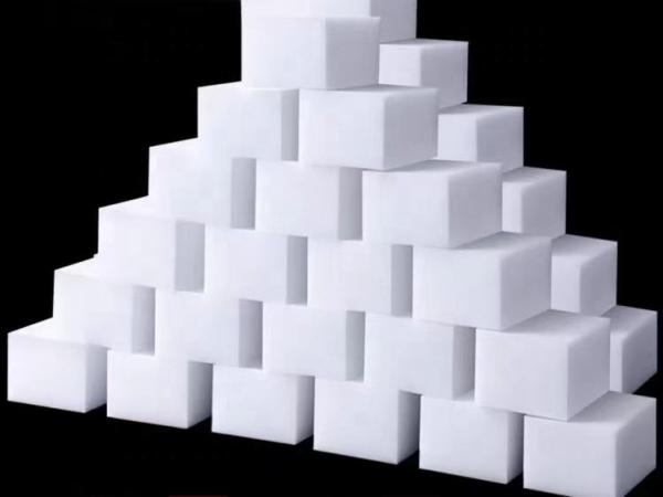 Éponge magique en mélamine 9x6x3cm pour le nettoyage de la cuisine et de la salle de bain