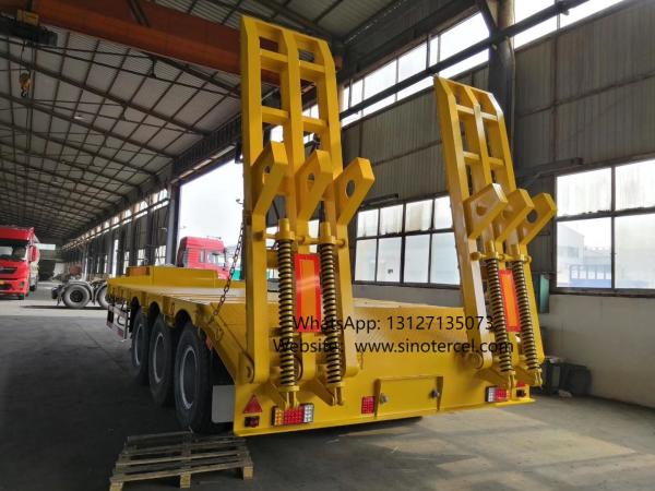 Master of Heavy - Load Transportation: The Indispensable 3 - Axle Low - Bed Semi - Trailer for Trucks and Construction Machinery