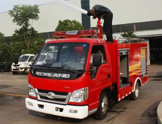 2m 2tons Water Tank Emergency Fire Truck 4×2 Diesel Fuel