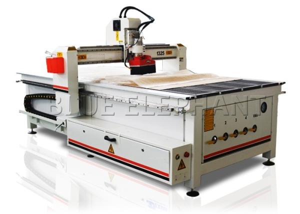 Japan / Taiwan / German servo motor , Taiwan linear rail , Taiwan SYNTEC controller , ELE - 1325 wood carving machine