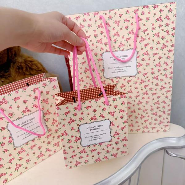 Bolsa de regalo floral, bolsa de regalo de cumpleaños, bolso de mano para tienda de ropa de mujer, tamaño grande, bolsa personalizada Tite