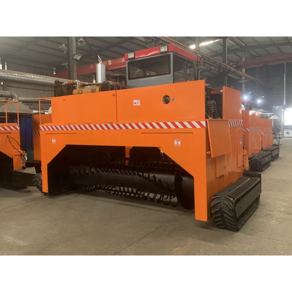FD 3000 Crawler Fermentation Turning Machine with Hydraulic Operation, Adjustable Height, and High-Horsepower Diesel Engine for Efficient Compost Turning