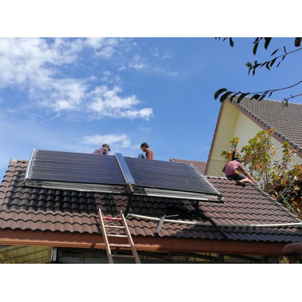 Economic Vacuum Tube Solar Collector Horizontal Mounted 50 Collector Tubes / Set