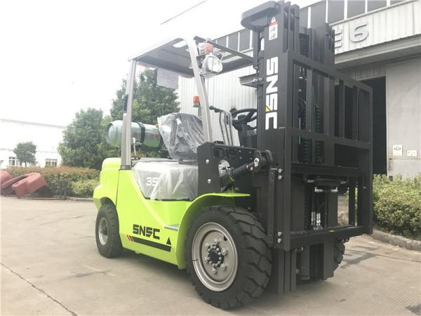 3.5tons Motor de gás empilhadeira com lateral de mudança e pneu sólido pode ser personalizado