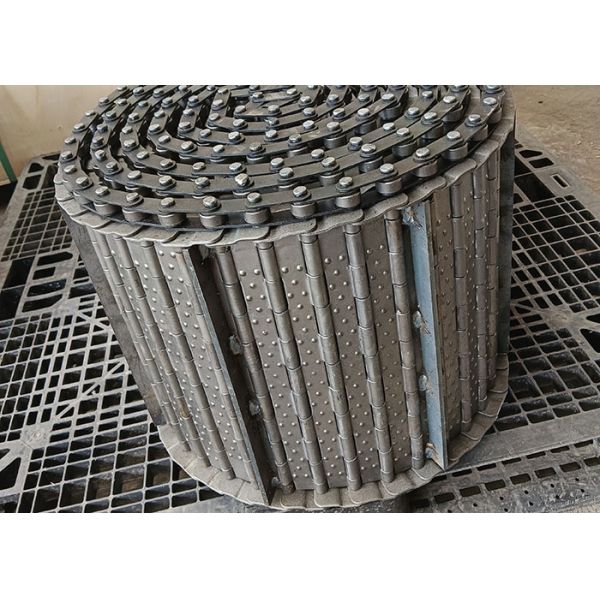 Heavy Duty 3mm Thickness Carbon Steel Plate Conveyor Belt With Baffle For Chip Cleaner