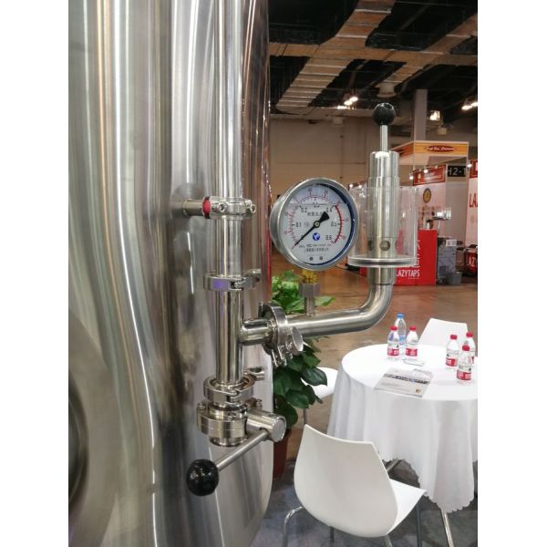 0.4 - Охлажденная вода высокой эффективности танка заквашивания пива 0,6 микронов закрытая кожухом