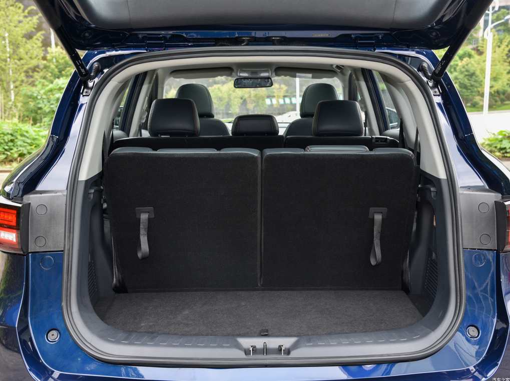 BAIC Ruixiang X5 Gasoline SUV 1.5L Large 7-Seat All-Scene 180kmh Modern SUV