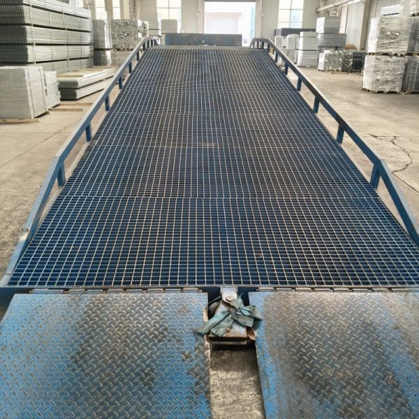 Temperature Industrial Steel Grating with Strong Tolerance and Bright Surface at 1000x6000mm Size