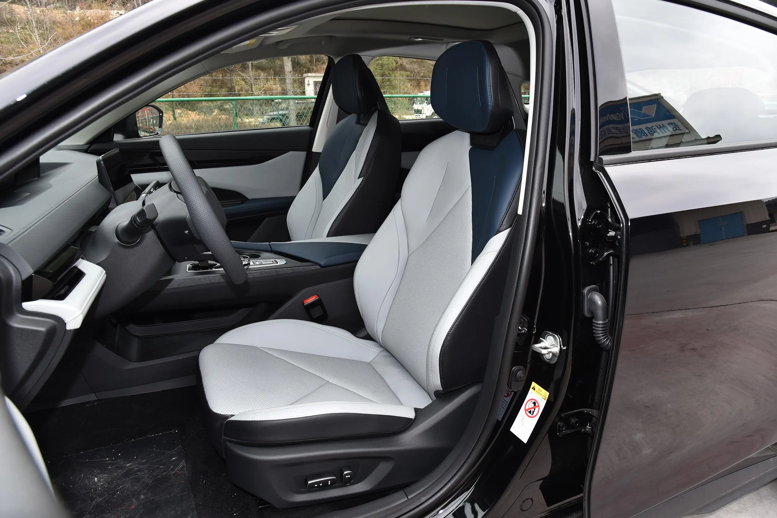 Интеллектуальный седан ChangAn EV Cars UNI-V Electric IDD Plug In Hybrid