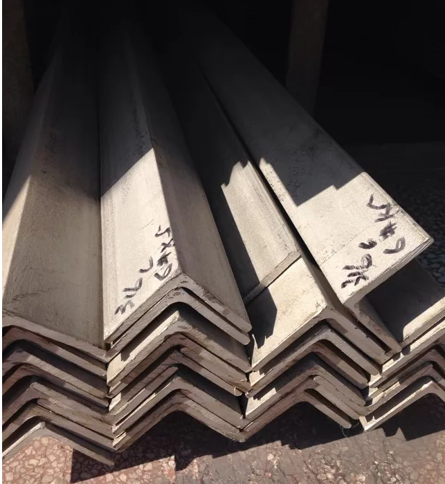 Угол 20x2-200x24mm нержавеющей стали 316 равный гальванизировал черное