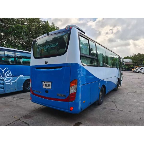 Autobus d'occasion de 28 places avec moteur Yuchai 200CV et vitesse maximale de 100 km/h