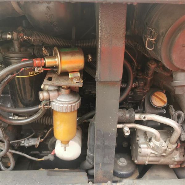 Mini excavadora usada de 5 toneladas activa Hitachi ZX50 con y bomba hidráulica original