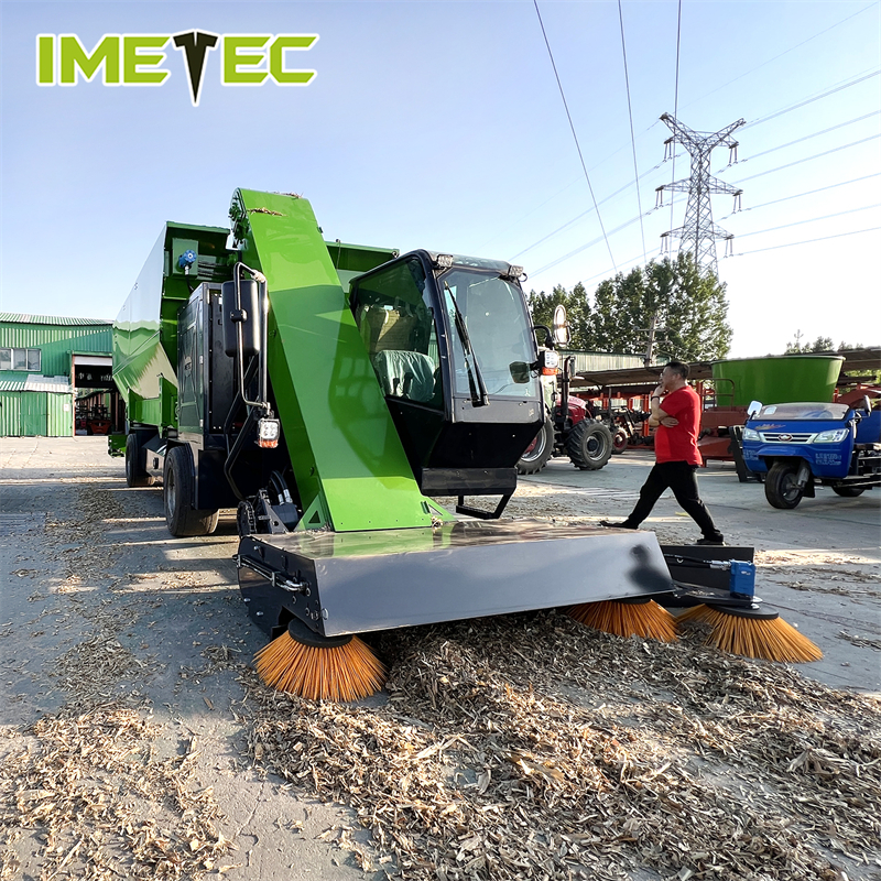 Full Hydraulic Self Propelled Silage Wagon Leftover Collector For Cattle Sheep Ranch